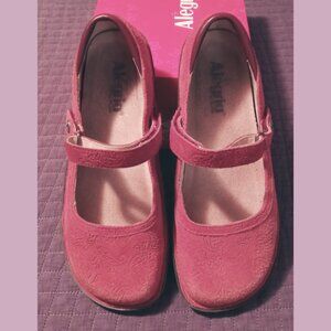 Alegria Belle Wine Paisley Embossed Suede Mary Jane, Size 40